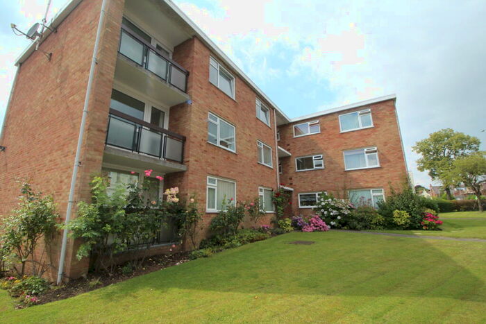 2 Bedroom Apartment To Rent In Pendine Court, Warwick Place, CV32