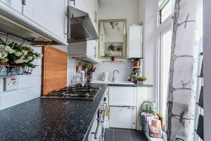 Studio To Rent In Goldhawk Road, Shepherd's Bush, London, W12