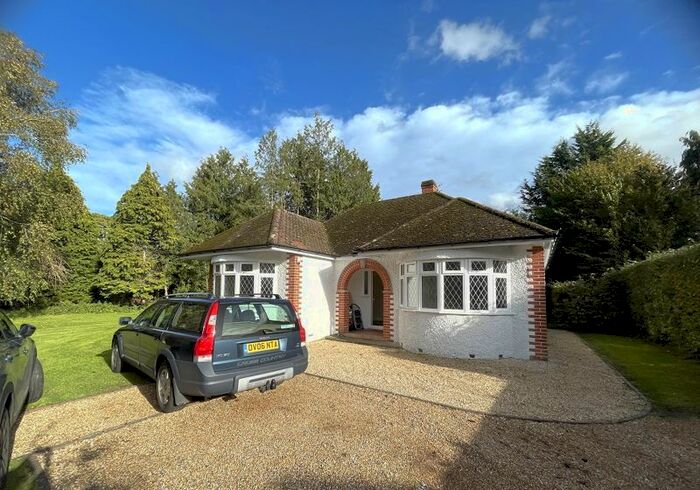 2 Bedroom Detached Bungalow To Rent In Frog Grove Lane, Guildford, GU3
