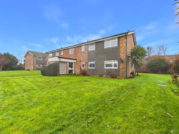 2 Bedroom Flat For Sale In Russell Court, Bridge Close, Lancing, BN15