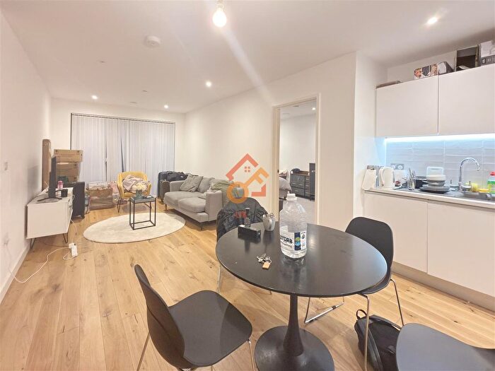 2 Bedroom Flat To Rent In The Axium, Windmill Street, Birmingham, B1