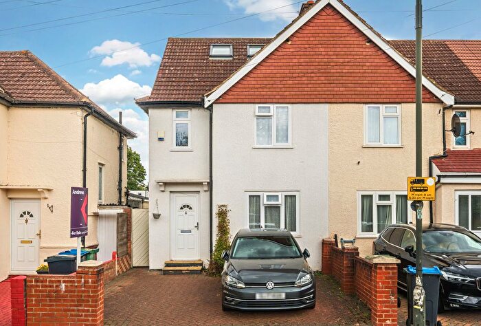 4 Bedroom End Of Terrace House For Sale In Turner Avenue, Mitcham, CR4