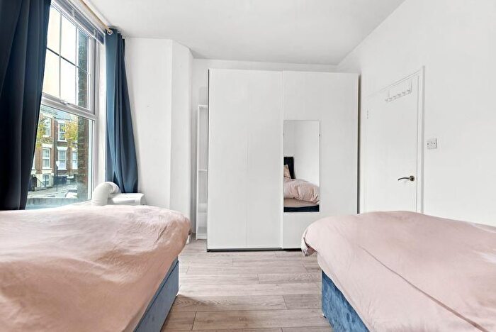 1 Bedroom Property For Sale In Forburg Road, Stoke Newington, N16