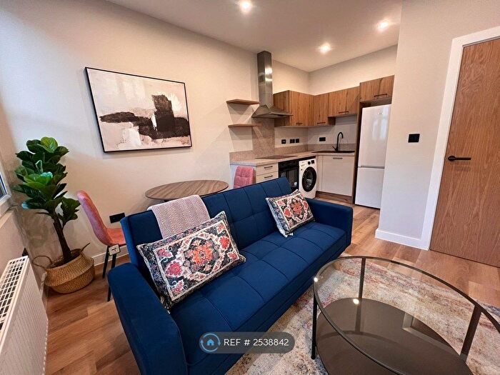 1 Bedroom Flat To Rent In The Headrow, Leeds, LS1