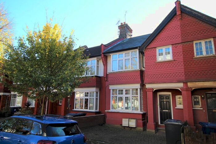 1 Bedroom Flat To Rent In Waldergrave Road, (), Ealing, W5