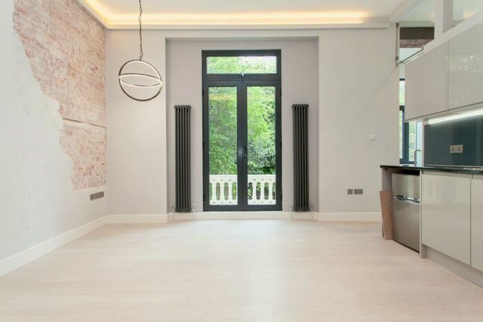 1 Bedroom Apartment To Rent In Camden Road, Camden, NW1