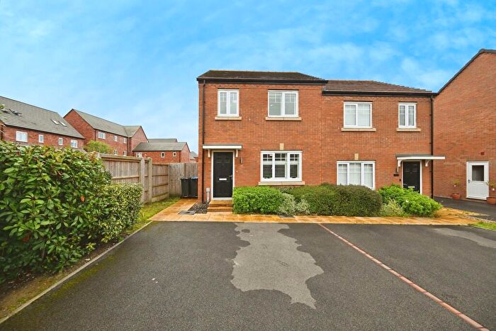 3 Bedroom Semi-Detached House For Sale In Howden Close, Houlton, CV23