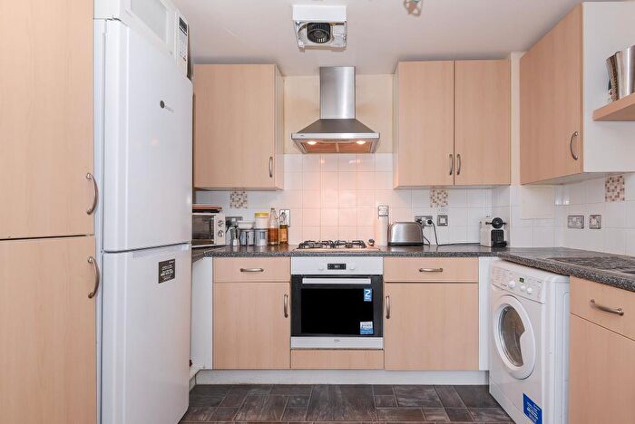 2 Bedroom Apartment To Rent In Newbury, Berkshire, RG14