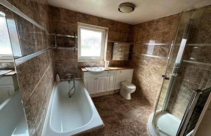3 Bedroom Terraced House For Sale In Lovell Park View, Leeds, West Yorkshire, LS7