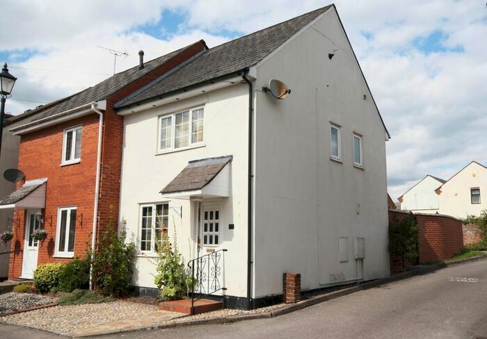 2 Bedroom Semi-Detached House To Rent In Wood Street, Royal Wootton Bassett, Wilthsire SN4