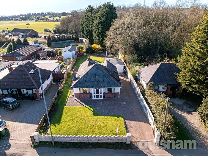 2 Bedroom Bungalow For Sale In Stourbridge Road, Catshill, Bromsgrove, Worcestershire, B61