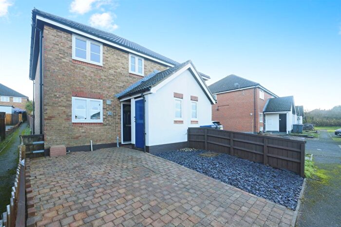 3 Bedroom Semi Detached House For Sale In Jaggard View, Amesbury, Salisbury, SP4