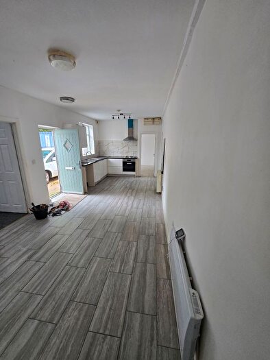 2 Bedroom Flat To Rent In Goodmayes Close, Bedford, MK42