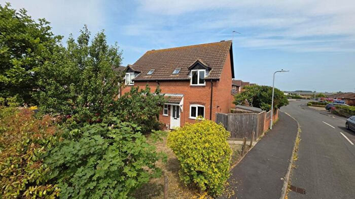 3 Bedroom Semi-Detached House For Sale In Westbeck, Ruskington, NG34