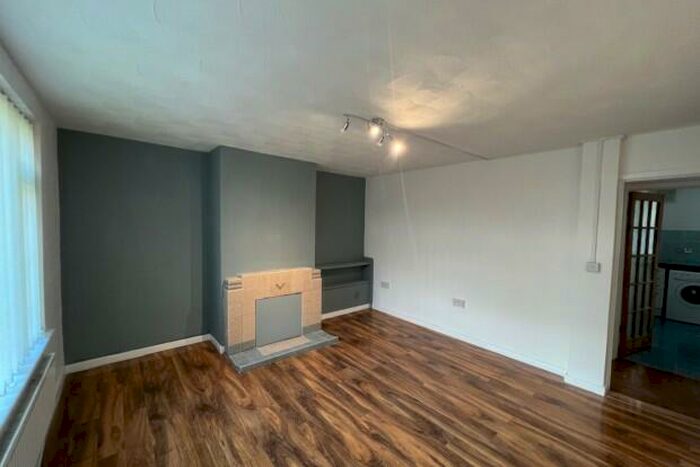 2 Bedroom Flat To Rent In Pennant Crescent Cardiff, CF23