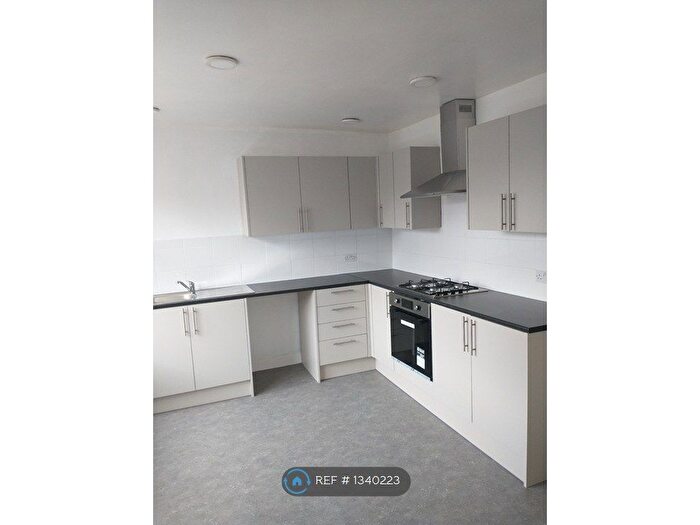 2 Bedroom End Of Terrace House To Rent In Arbor Grove, Droylsden, Manchester, M43