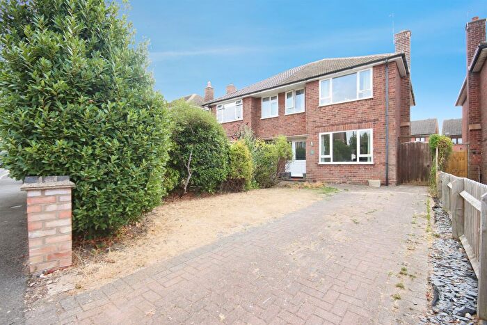 3 Bedroom Semi Detached House For Sale In Hatherell Road, Radford Semele, Leamington Spa, CV31