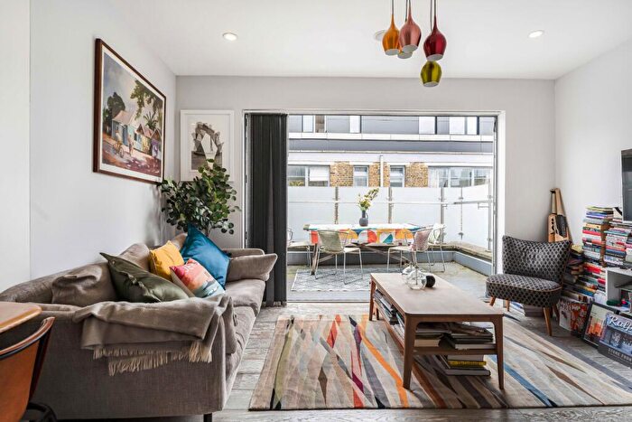 2 Bedroom Apartment For Sale In Kingsland Road, Hackney, E8