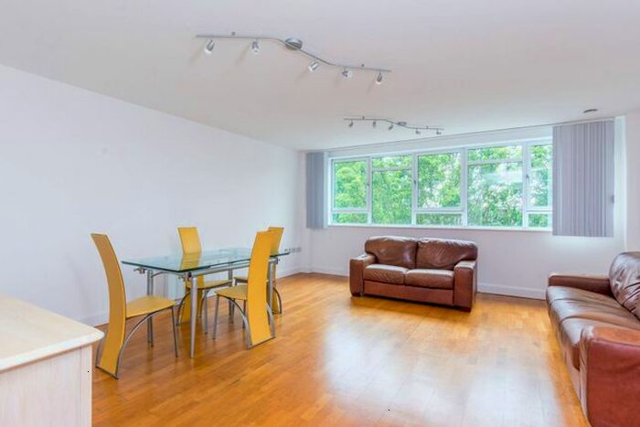 3 Bedroom Flat To Rent In Heathcroft, Hanger Hill, London, W5