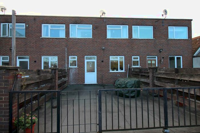 2 Bedroom Apartment To Rent In West Street, Maidenhead, Berkshire, SL6