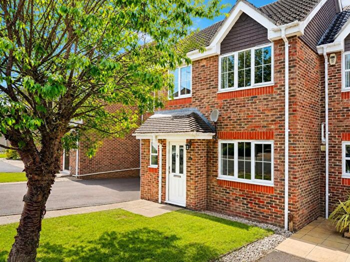 4 Bedroom Property To Rent In Manor Crescent, Epsom, KT19