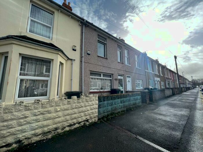 6 Bedroom Terraced House To Rent In Gorse Hill, SN2