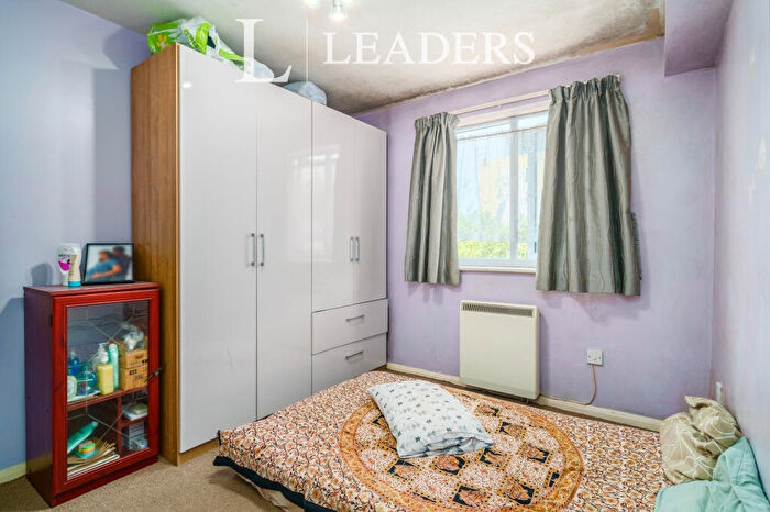 2 Bedroom Flat To Rent In Dads Wood, CM20
