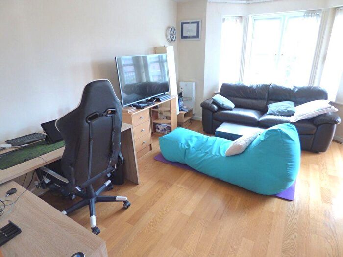 2 Bedroom Apartment To Rent In Russell Place, Sale, M33