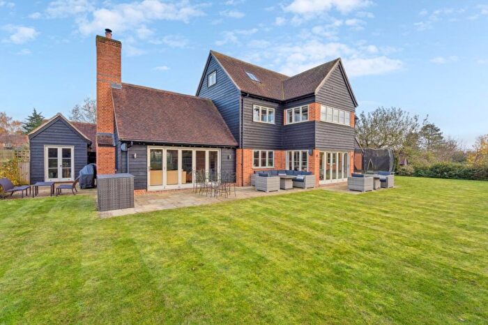 5 Bedroom Detached House For Sale In Bovingdon Green, Marlow, SL7