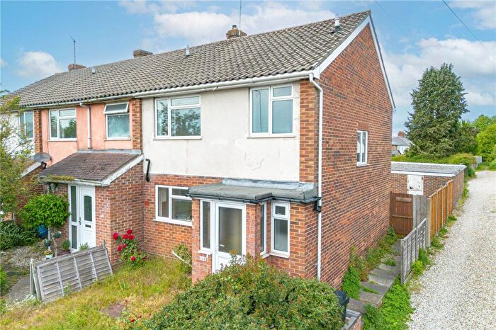 3 Bedroom End Of Terrace House For Sale In London Road, Newbury, Berkshire, RG14