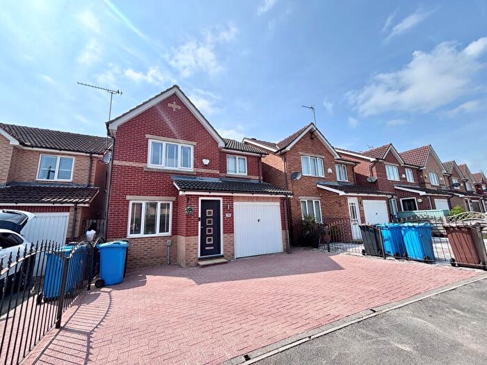 3 Bedroom Detached House To Rent In Highgrove Way, Kingswood, Hull, HU7