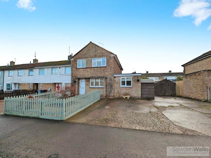 3 Bedroom End Of Terrace House For Sale In Edinburgh Road, Stamford, PE9