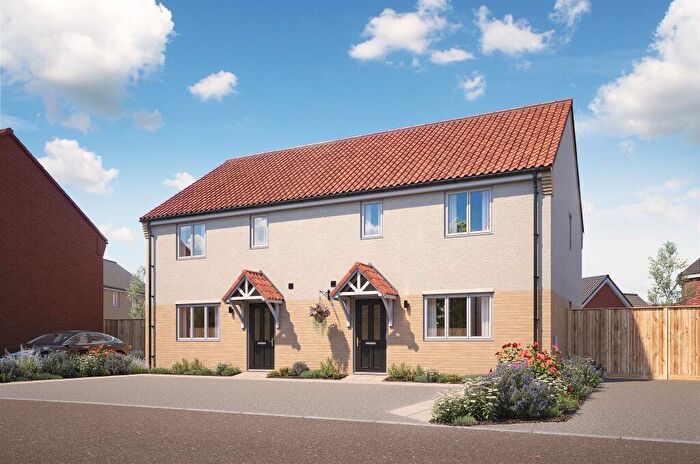 3 Bedroom Semi-Detached House For Sale In Wellington Avenue, Harleston, IP20