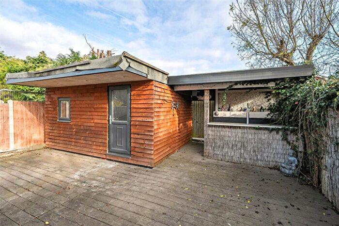 3 Bedroom Semi-Detached House For Sale In Worplesdon Road, Guildford, Surrey, GU2
