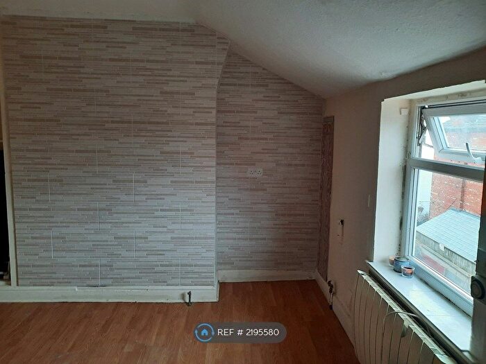 1 Bedroom Flat To Rent In Woodchurch Lane, Birkenhead, CH42