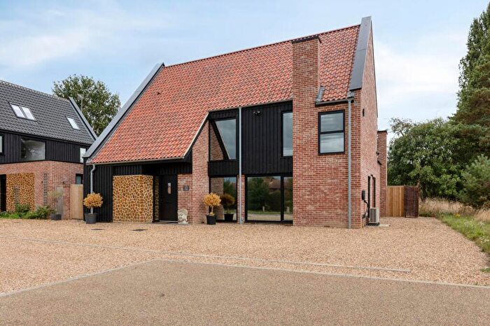 4 Bedroom Detached House For Sale In Chain-Free Modern Three Storey Home In Ingoldisthorpe, PE31