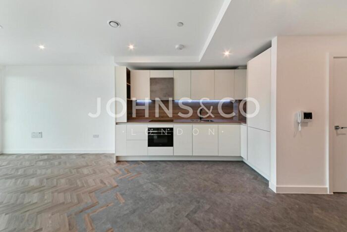 1 Bedroom Apartment To Rent In Skyline Apartments, Bow, London, E3