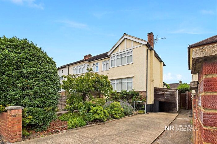 3 Bedroom End Of Terrace House For Sale In Bridge Road, Chessington, Surrey., KT9