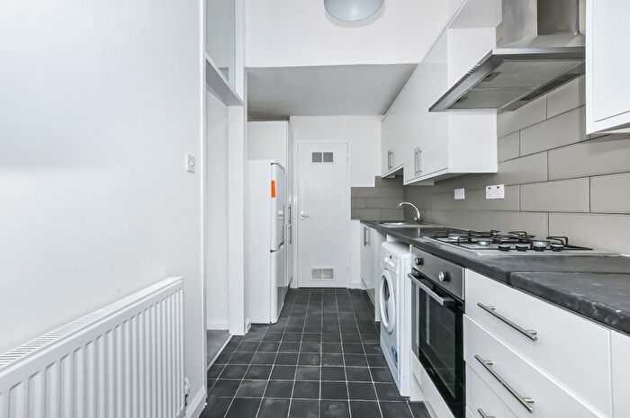 1 Bedroom Flat To Rent In Enfield Close, Uxbridge, UB8