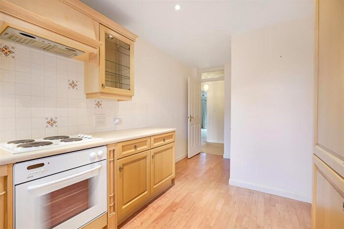 3 Bedroom Apartment For Sale In Trinity Mews, Darlington, DL3