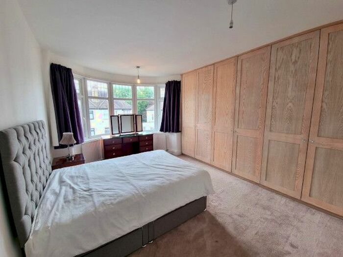 1 Bedroom Studio To Rent In Hale Grove Gardens, Mill Hill, NW7