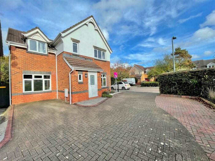 3 Bedroom Detached House To Rent In Lavender Way, Bradley Stoke, Bristol, BS32