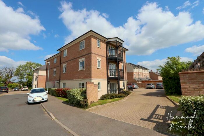 2 Bedroom Flat To Rent In Buckingham Road, Epping, CM16