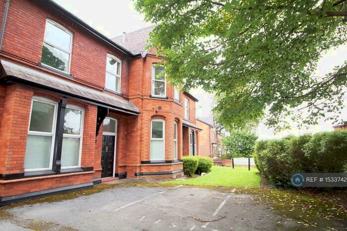 2 Bedroom Flat To Rent In Werneth Court, Hyde, SK14