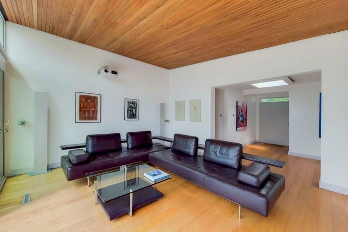 4 Bedroom Bungalow To Rent In Tollgate Drive, Dulwich Village, London, SE21