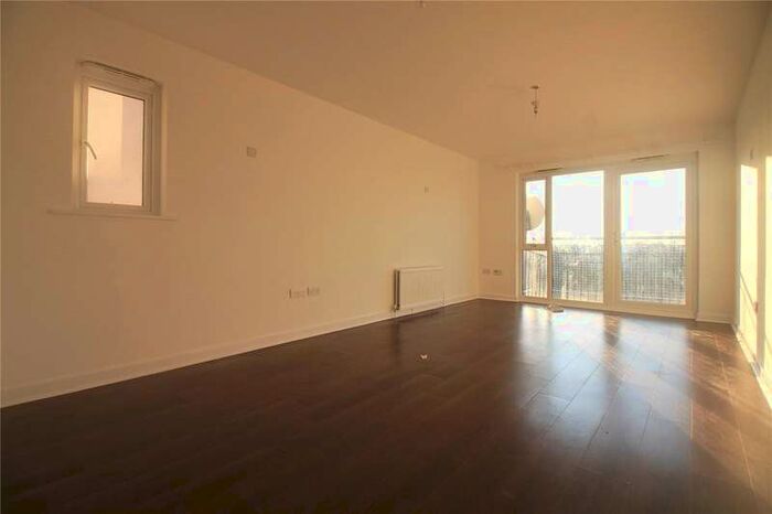 3 Bedroom Property To Rent In Canalside Gardens, Southall UB2