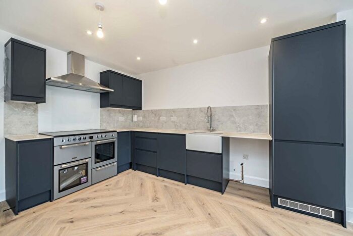 2 Bedroom Flat For Sale In Court Farm Road, London, SE9