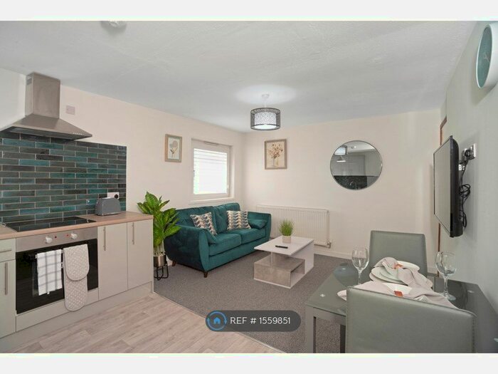 1 Bedroom Flat To Rent In Great Holme Court, Northampton, NN3