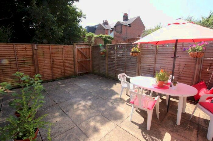 1 Bedroom Flat To Rent In South Street, Reading, RG1