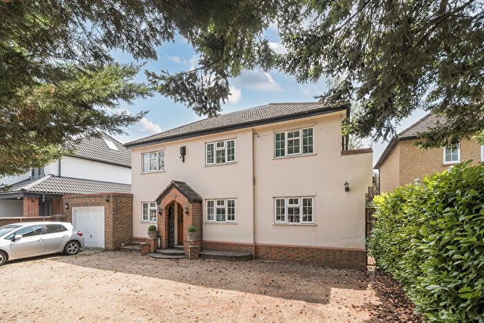 4 Bedroom Detached House To Rent In Harefield Road, Uxbridge, UB8